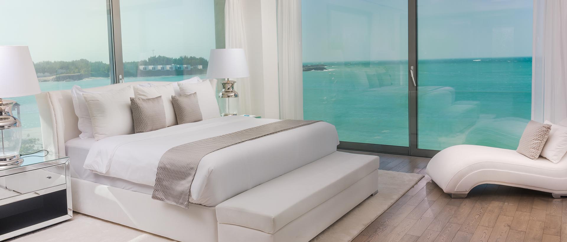 UPSTAIRS DREAM MASTER BEDROOM WITH KING BED AND TURQUOISE OCEAN VIEW